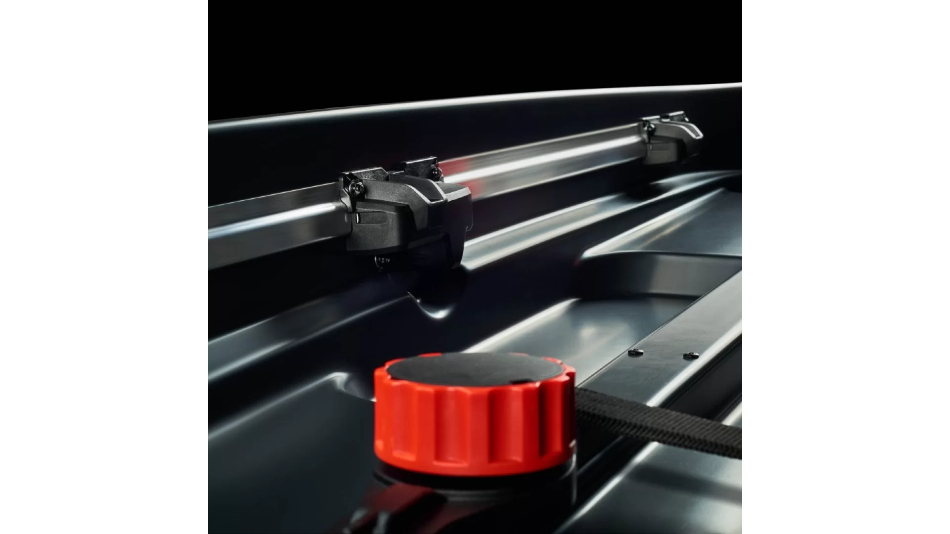 Cruz Paddock Elite Gloss Black 470 litre Roof Box (940-730) - View 2