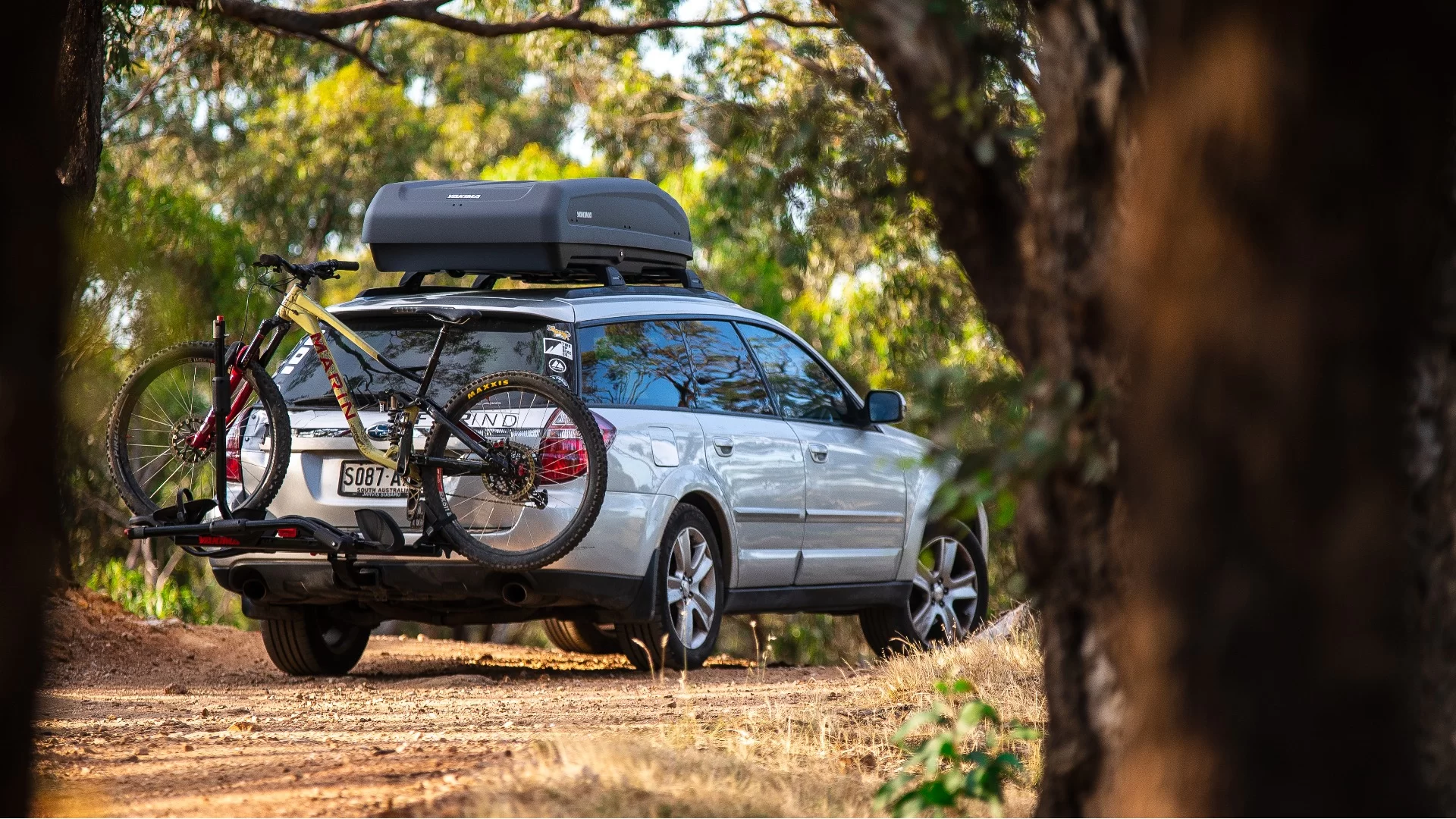 Yakima EasyTrip Textured Black 550 litre Roof Box - 9812111 - View 2